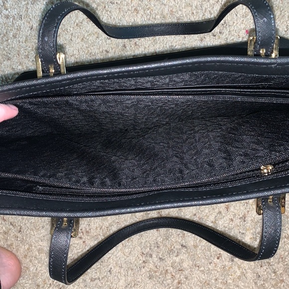 Michael Kors Large Purse - Picture 5 of 6